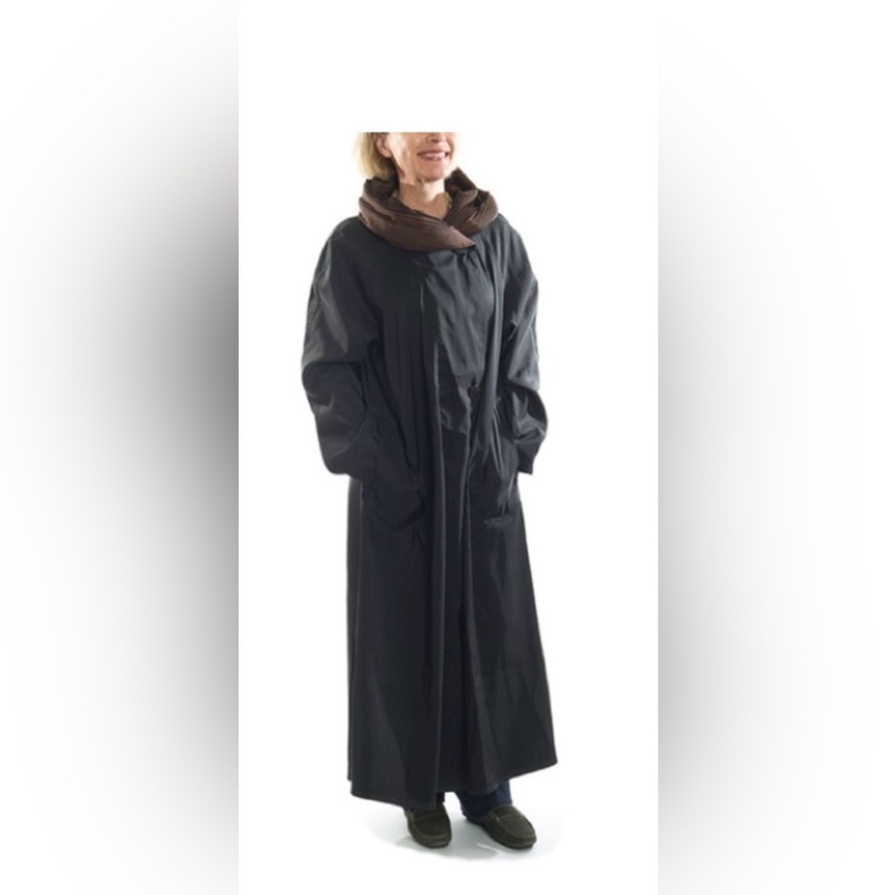 NWOT MYCRA PAC Donatella Black - Bronze Reversible Raincoat SZ XS fits like M/L.